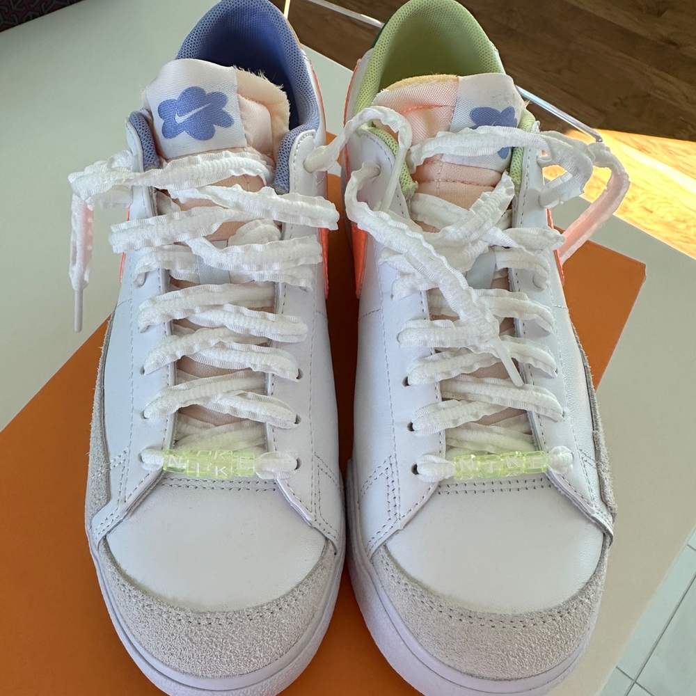 Woman’s Nike blazer platform